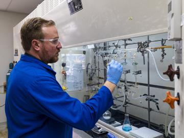 A team of ORNL scientists led by Brian Sanders has developed a potent and selective covalent inhibitor of the papain-like protease of SARS-CoV-2. Credit: Carlos Jones/ORNL, U.S. Dept. of Energy