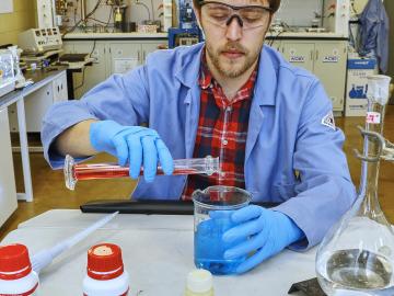 OAK RIDGE, Tenn., Sept. 14, 2015 – A catalyst being developed by researchers at the Department of Energy’s Oak Ridge National Laboratory could overcome one of the key obstacles still preventing automobile engines from running more cleanly and efficiently. OAK RIDGE, Tenn., Sept. 14, 2015 – A catalyst being developed by researchers at the Department of Energy’s Oak Ridge National Laboratory could overcome one of the key obstacles still preventing automobile engines from running more cleanly and efficiently.