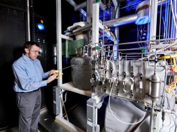 Kevin Robb, a staff scientist at the Department of Energy’s Oak Ridge National Laboratory, is taking what he learned from developing the Liquid Salt Test Loop—a key tool in deploying molten salt technology applications Kevin Robb, a staff scientist at the Department of Energy’s Oak Ridge National Laboratory, is taking what he learned from developing the Liquid Salt Test Loop—a key tool in deploying molten salt technology applications