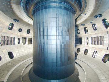 A novel technique can help protect the innermost wall in a fusion reactor from the energy created when hydrogen isotopes are heated to temperatures hotter than the sun. Photo by General Atomics