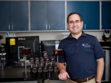 Santos-Villalobos Santos-Villalobos with a camera array in an Imaging, Signals, and Machine Learning lab. Santos-Villalobos Santos-Villalobos with a camera array in an Imaging, Signals, and Machine Learning lab.