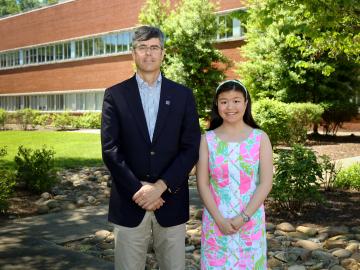 UT-Battelle Scholarship winner Allison Michelle Campbell with ORNL Director Thom Mason.