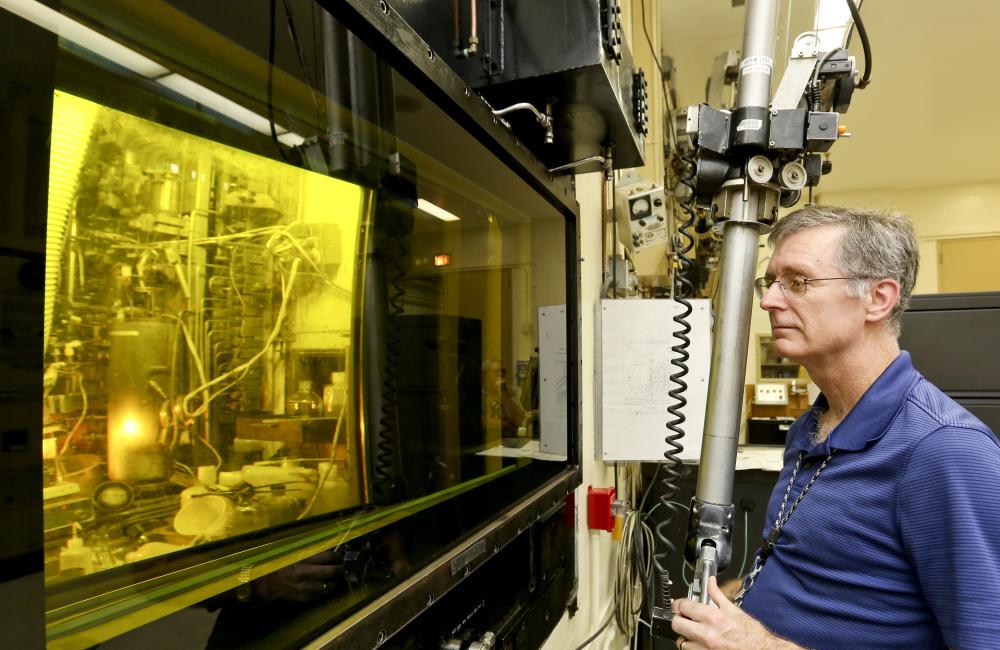 Chemical separations development at the Radiochemical Engineering Development Center (REDC) 