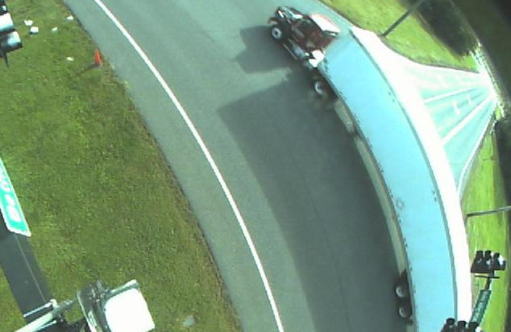 A preliminary study by ORNL and GRIDSMART shows promise of a new system to keep trucks moving through intersections and reduce fuel consumption. Credit: Thomas Karnowski/Oak Ridge National Laboratory, U.S. Dept. of Energy