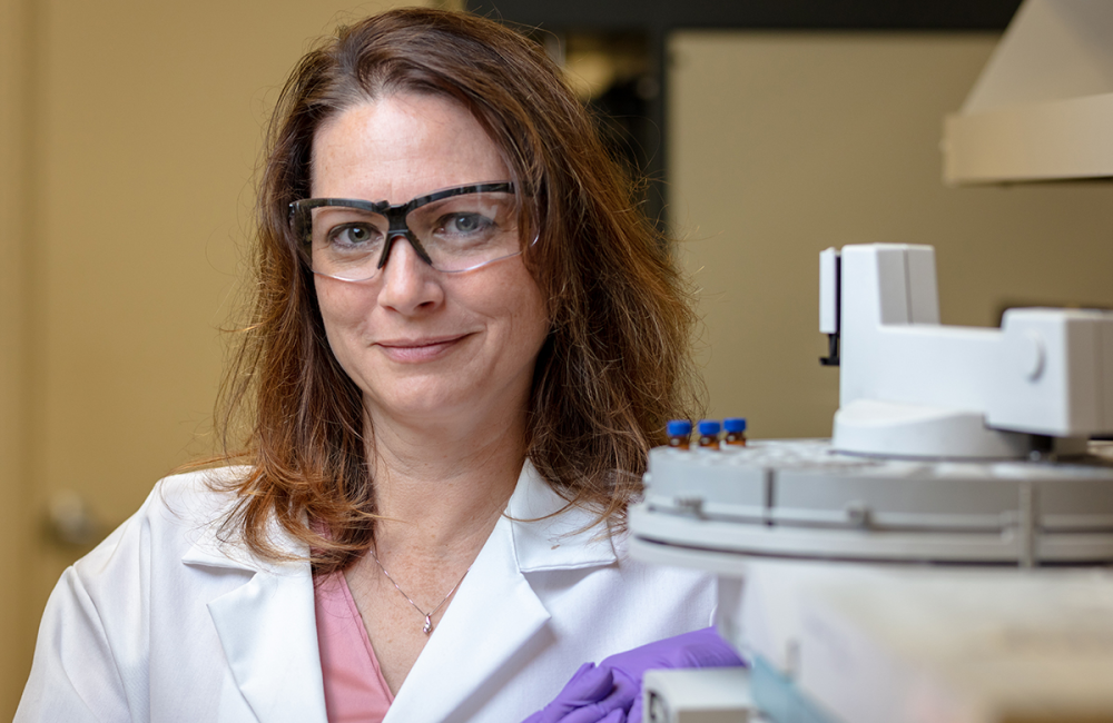 Michelle Kidder received the lab’s Director’s Award for Outstanding Individual Accomplishment in Science and Technology for her decades-long work mentoring students, teachers and early-career staff. Credit: Carlos Jones/ORNL, U.S. Dept. of Energy