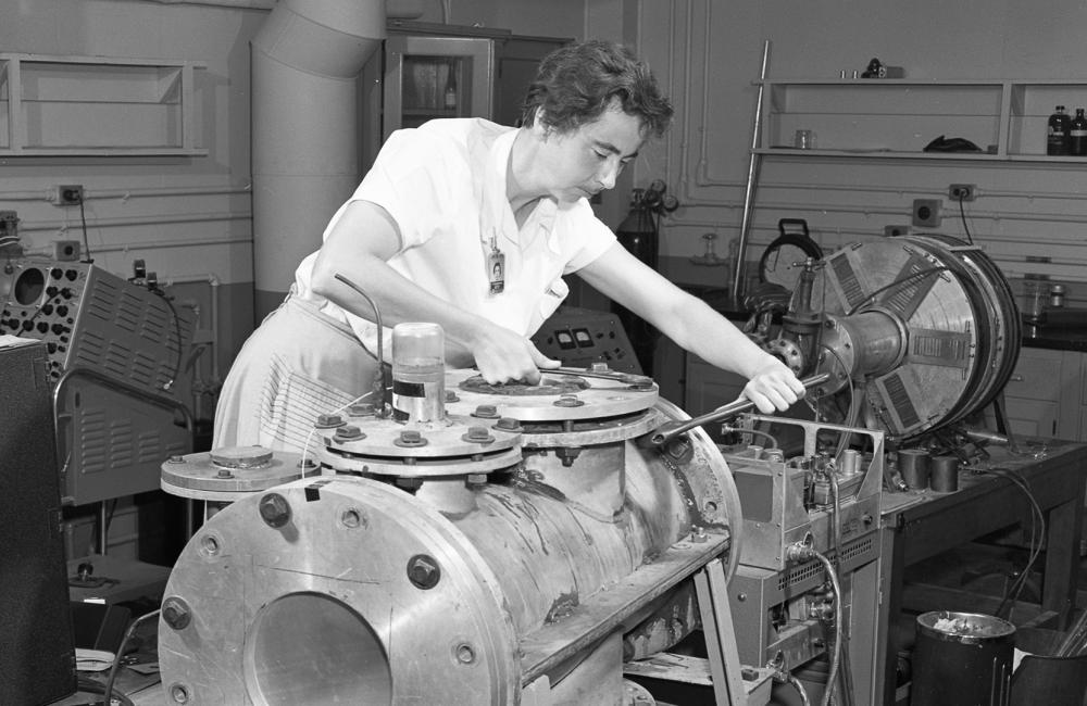 Frances Pleasonton seals a vacuum chamber in 1951.