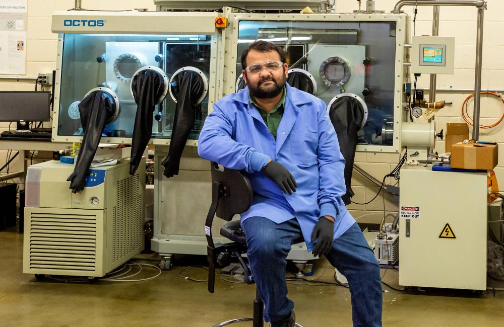 Marm Dixit, a Weinberg Distinguished Staff Fellow at Oak Ridge National Laboratory, was honored for his work on imaging techniques for solid state batteries. Credit: Carlos Jones/ORNL, U.S. Dept. of Energy