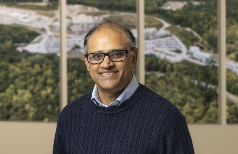 Mali Balasubramanian made a rewarding mid-career shift to focus on studying new battery materials and systems using X-ray spectroscopy and other methods. Credit: Carlos Jones/ORNL, U.S. Dept. of Energy