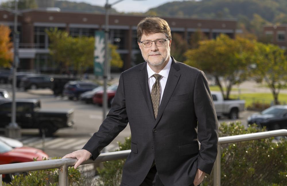 Outdoor image of ORNL Director Stephen Streiffer at Oak Ridge National Laboratory's main campus