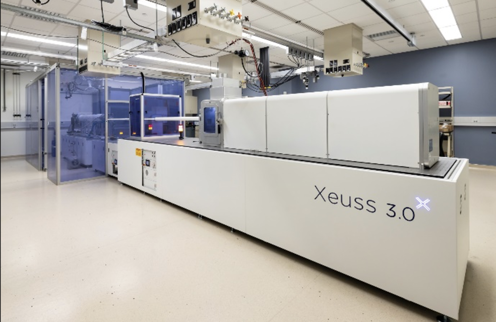 FHN SAXS WAXS Xray system