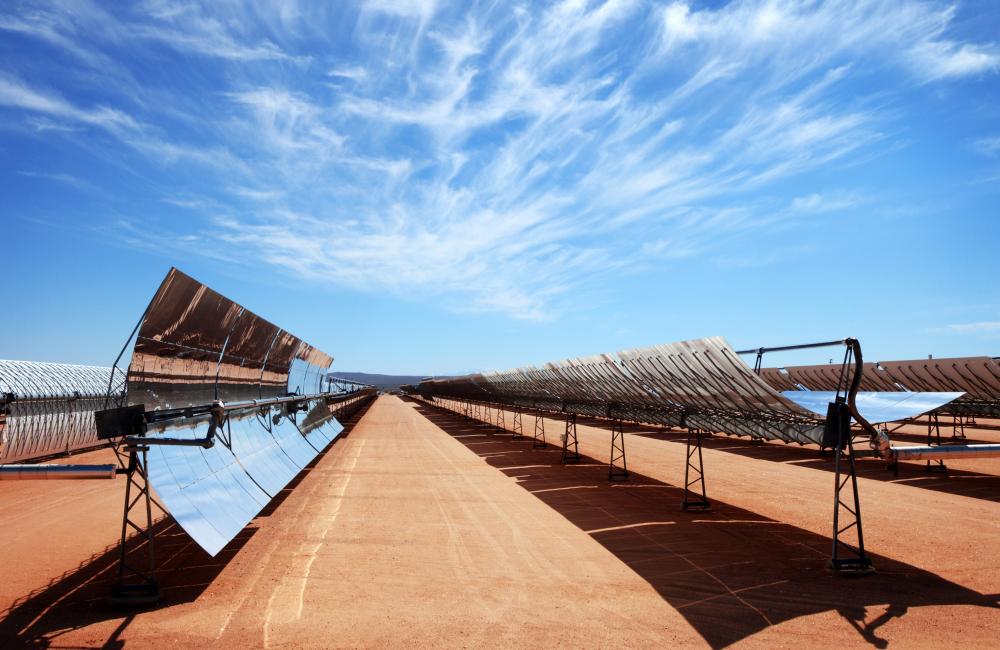 Cleaning and maintaining solar mirrors could become less labor and time intensive with the application of ORNL-developed superhydrophobic coating technology.