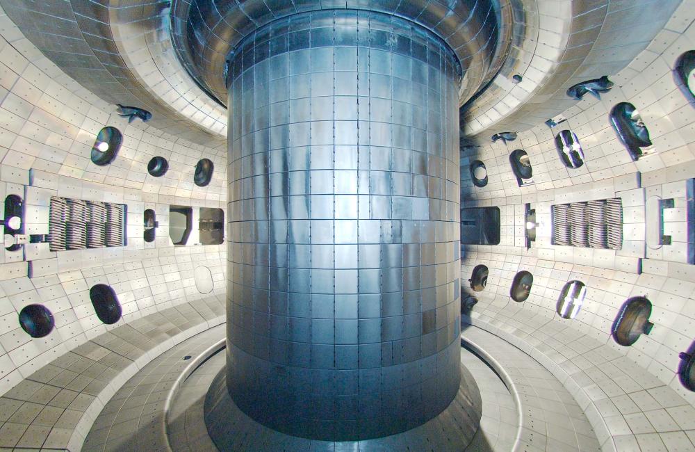 A novel technique can help protect the innermost wall in a fusion reactor from the energy created when hydrogen isotopes are heated to temperatures hotter than the sun. Photo by General Atomics