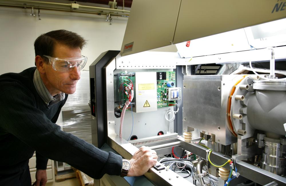 Oak Ridge National Laboratory’s Joe Giaquinto investigates chemical clues for trace-level radioactivity. Giaquinto leads ORNL’s Nuclear Analytical Chemistry and Isotopics Laboratory, which makes critical contributions to nuclear forensics and nonprolifera