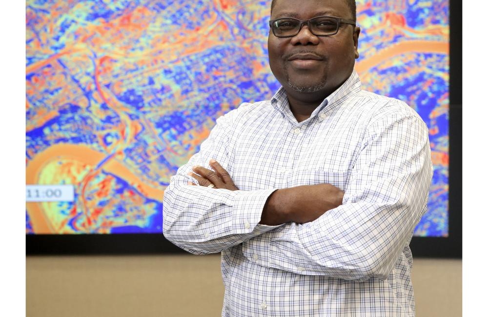 A senior research scientist at Oak Ridge National Laboratory, Olufemi “Femi” Omitaomu is leveraging Big Data for urban resilience. Image credit: Oak Ridge National Laboratory, U.S. Dept. of Energy; photographer Jason Richards.