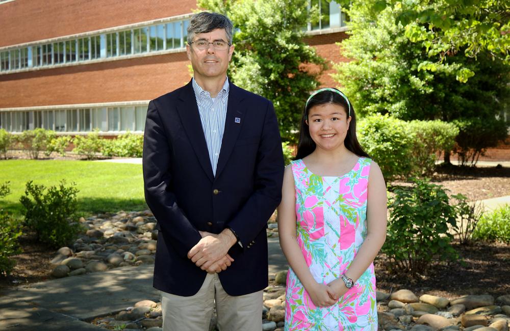 UT-Battelle Scholarship winner Allison Michelle Campbell with ORNL Director Thom Mason.