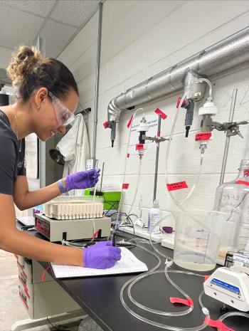 Undergraduate student Caridad Estrada from Florida International University spent 10 weeks at ORNL in the summer of 2022 working on mercury remediation technology as part of a DOE internship program. Credit: Melanie Mayes/ORNL