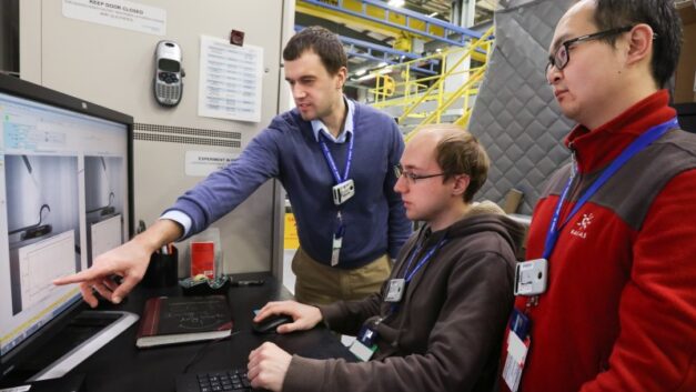 Through Thick and Thin: Neutrons Track Lithium Ions in Battery Electrodes