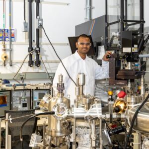 Building better microelectronics: Nano scientists are teaching labs to think on the fly featured image