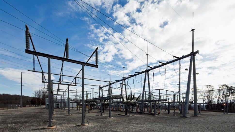 A complex modeling approach, electromagnetic transient simulation, is being redefined with the support of AI to help power grid blackouts.