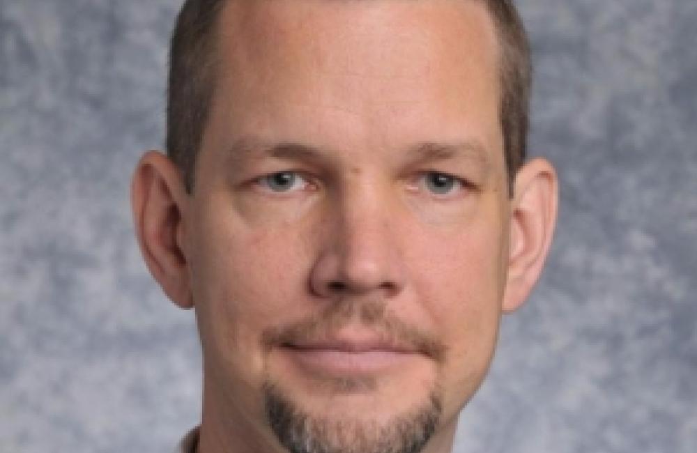Portrait of Rob Ivester.